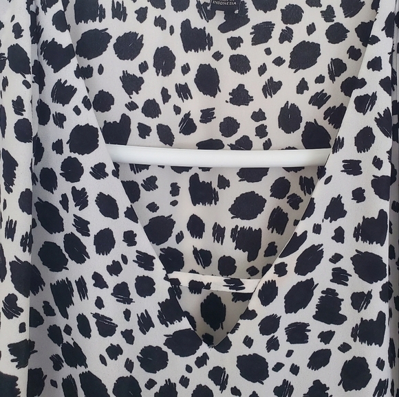 Banana Republic Factory Dalmatian Print Blouse - Picture 2 of 8